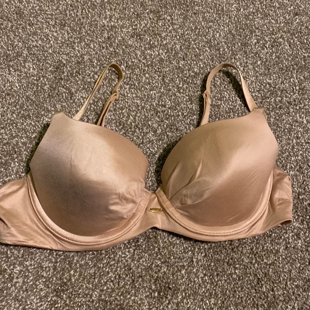 Victoria’s Secret bra NWOT 34B beige nude